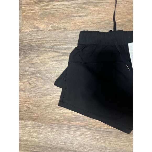 Black Lululemon On the Fly Shorts Sz 2 Luxtreme 2” Excellent Condition - Picture 7 of 11